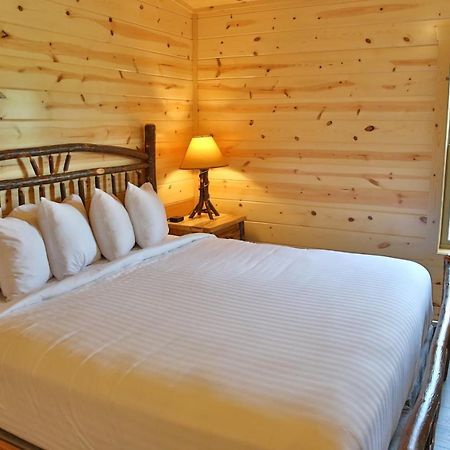 Waterview Lodge By Amish Country Lodging ミラーズバーグ エクステリア 写真