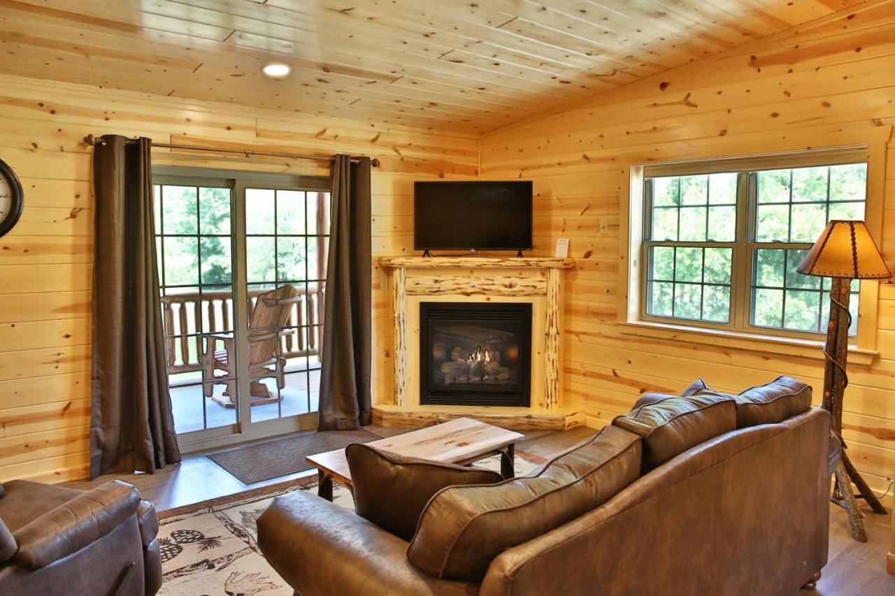 Waterview Lodge By Amish Country Lodging ミラーズバーグ エクステリア 写真