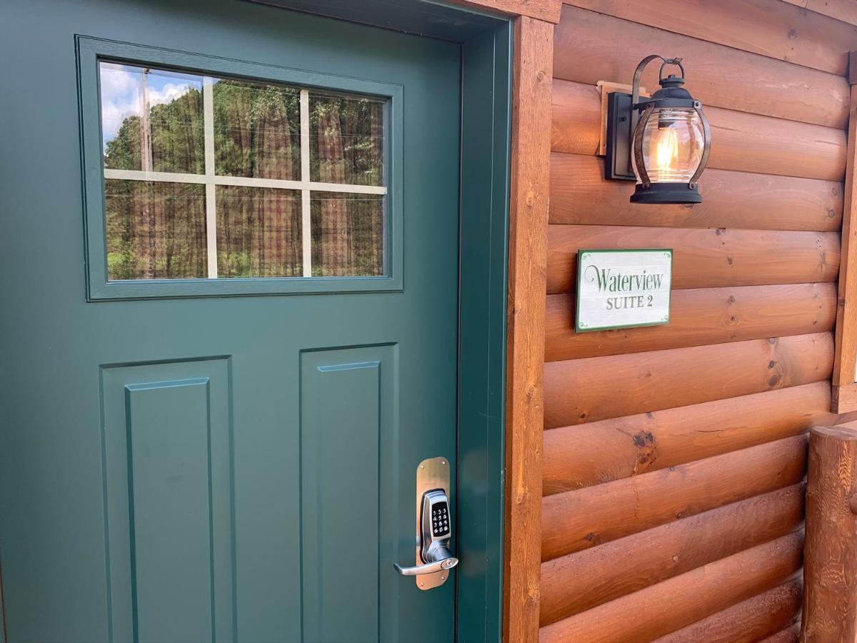 Waterview Lodge By Amish Country Lodging ミラーズバーグ エクステリア 写真