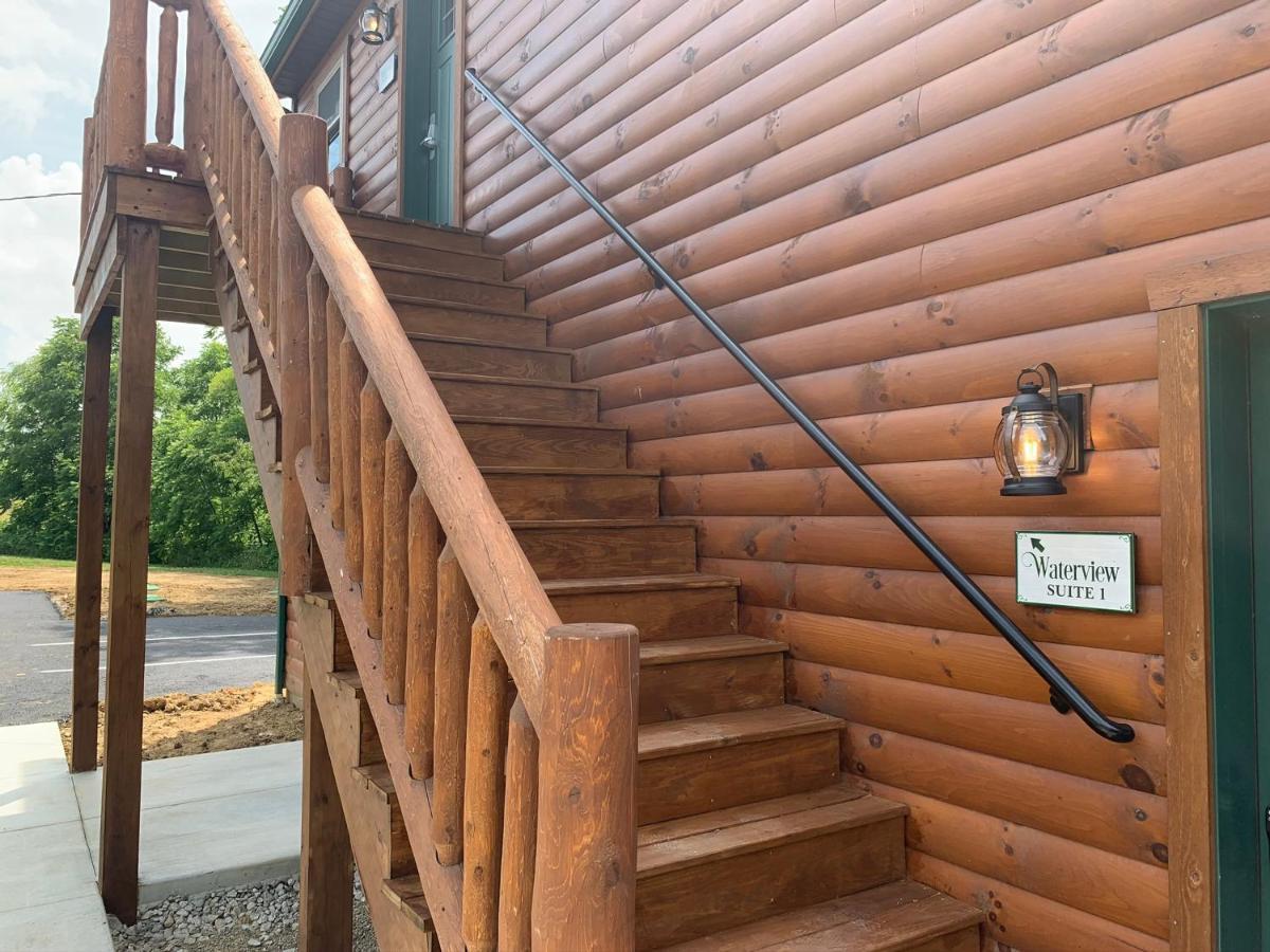 Waterview Lodge By Amish Country Lodging ミラーズバーグ エクステリア 写真