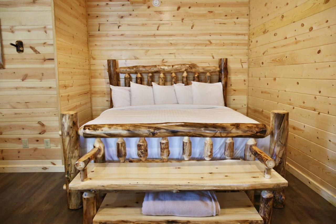 Waterview Lodge By Amish Country Lodging ミラーズバーグ エクステリア 写真