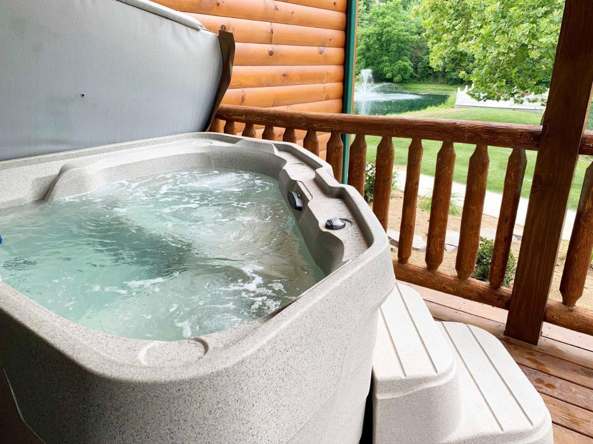 Waterview Lodge By Amish Country Lodging ミラーズバーグ エクステリア 写真