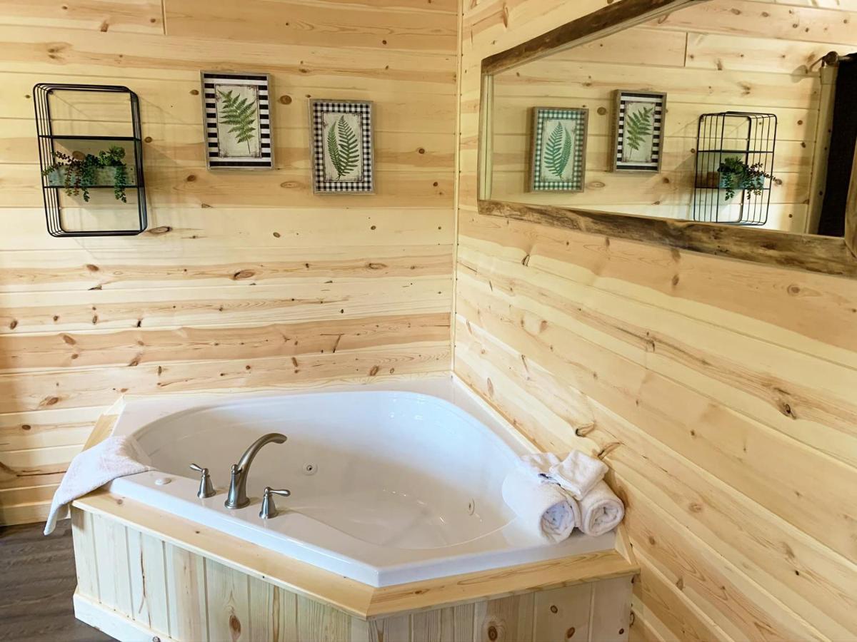Waterview Lodge By Amish Country Lodging ミラーズバーグ エクステリア 写真
