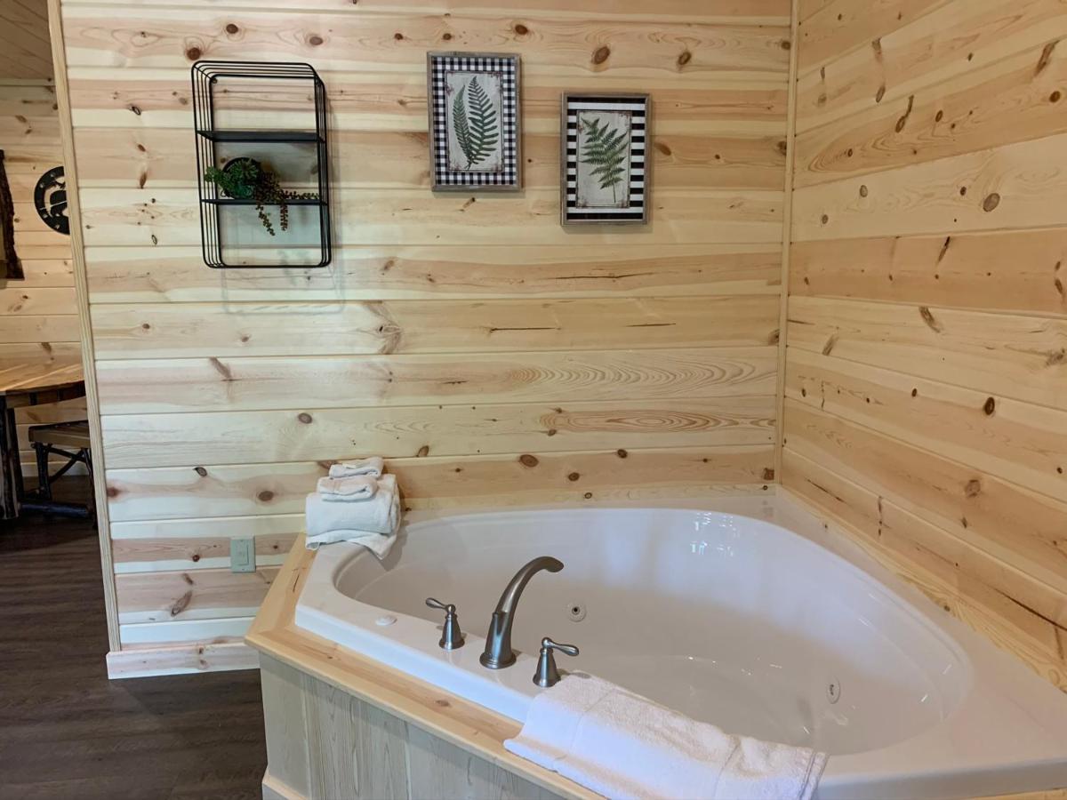 Waterview Lodge By Amish Country Lodging ミラーズバーグ エクステリア 写真